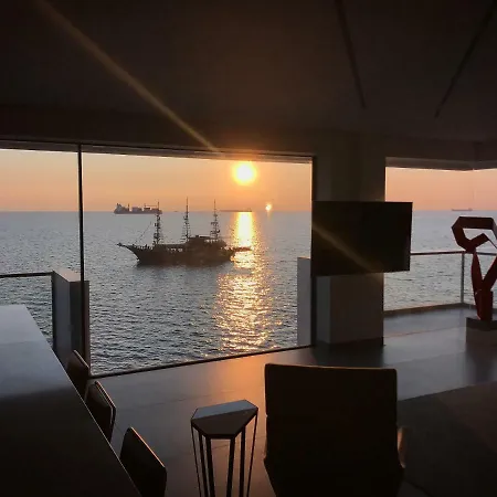 Infinity Sea View דירה *