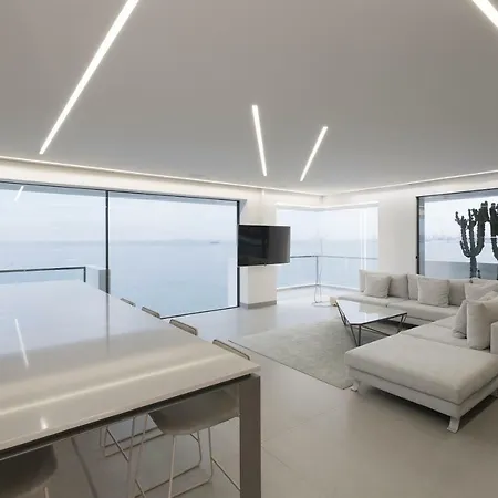 Infinity Sea View - White Tower Apartment *