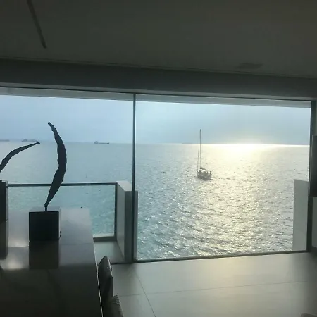 Infinity Sea View - White Tower Apartment *
