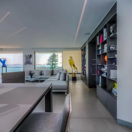 Infinity Sea View Apartamento *